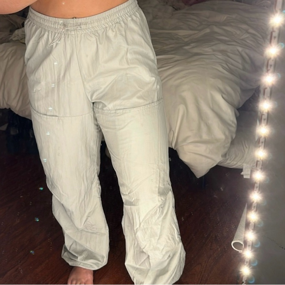 Zara women’s pants size small never worn